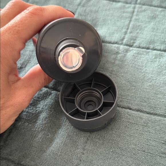 Monat Men's Shaving Cream in Gray Tube - Picture 3 of 3